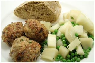 Frikadellen mit Sellerie und Erbsen Frikadellen mit Sellerie und Erbsen