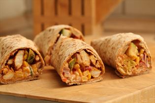 Mexikanische Wraps mit Hähnchen