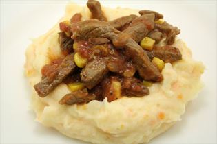 Kartoffelpüree mit Rindergeschnetzeltem Kartoffelpüree mit Rindergeschnetzeltem