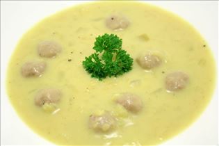 Currysuppe mit Fleischklößchen Currysuppe mit Fleischklößchen