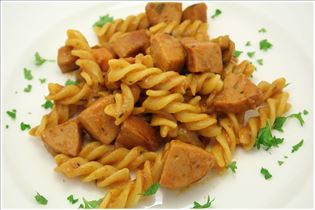 Wilder Würstchentopf mit Pasta Wilder Würstchentopf mit Pasta