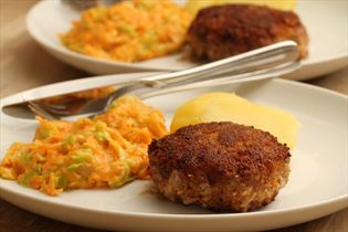 Hacksteaks mit heller Sauce Hacksteaks mit heller Sauce