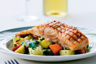 Grill-Lachs mit Wurzelgemüse Grill-Lachs mit Wurzelgemüse