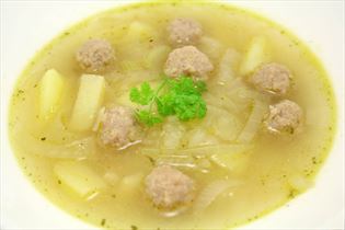 Fenchelsuppe mit Fleischklößchen