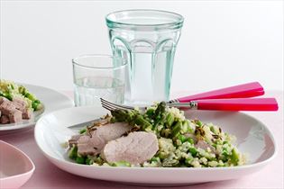 Zitronengedünstete Schinkenmignons mit grünem Bulgur Zitronengedünstete Schinkenmignons mit grünem Bulgur