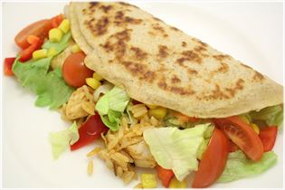 Pfannkuchen mit Hähnchen und Reis Pfannkuchen mit Hähnchen und Reis