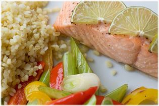 Lachs mit kurzgebratenem Gemüse Lachs mit kurzgebratenem Gemüse