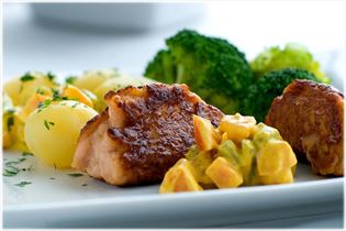 Lachsfrikadellen mit Remoulade Lachsfrikadellen mit Remoulade