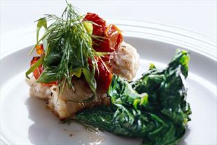 Kliesche mit getrockneten Tomaten und Spinat Kliesche mit getrockneten Tomaten und Spinat
