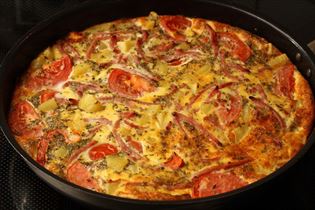 Ofen-Eierkuchen mit Kartoffeln und Schinken Ofen-Eierkuchen mit Kartoffeln und Schinken