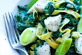 Seelachs mit Pasta und Rahmspinat Seelachs mit Pasta und Rahmspinat