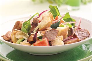 Schinkengeschnetzeltes mit toskanischem Salat Schinkengeschnetzeltes mit toskanischem Salat