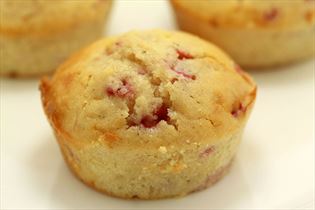 Erdbeer-Rhabarber-Muffins