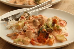 Hähnchenpfanne mit Brokkoli und Reis Hähnchenpfanne mit Brokkoli und Reis