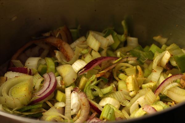 Hähnchen in Curry mit Pasta