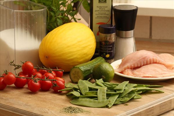 Hähnchen mit Melonensalat