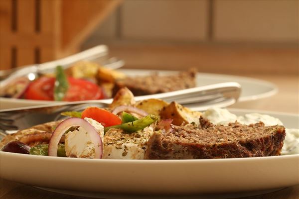 Griechischer Hackbraten mit Tsatsiki