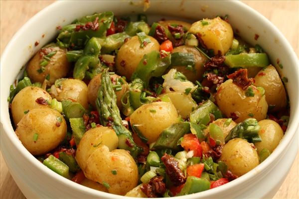 Grillhähnchen mit Kartoffelsalat