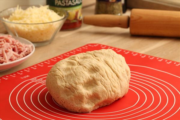 Pizzaschnecken mit Schinken und Käse