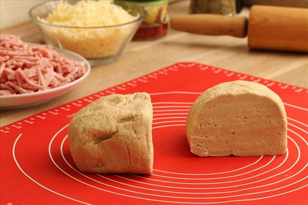 Pizzaschnecken mit Schinken und Käse