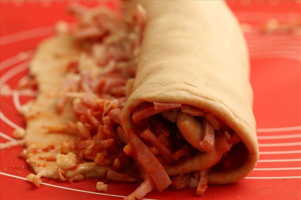 Pizzaschnecken mit Schinken und Käse