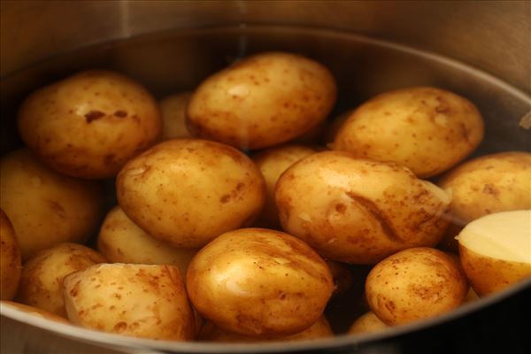 Roastbeef mit Kartoffeln und Sauce Bearnaise