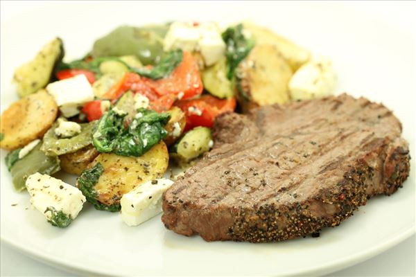 Steaks mit warmem Kartoffelsalat