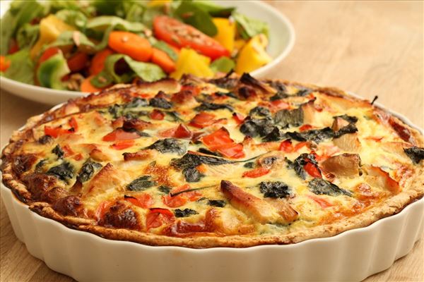 Hähnchenquiche mit Salat