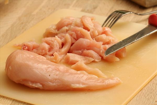 Pastasalat mit Hähnchen und getrockneten Tomaten