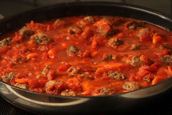 Pasta mit Fleischklößchen