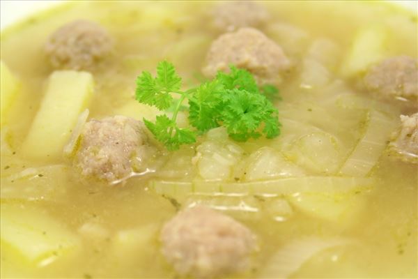 Fenchelsuppe mit Fleischklößchen