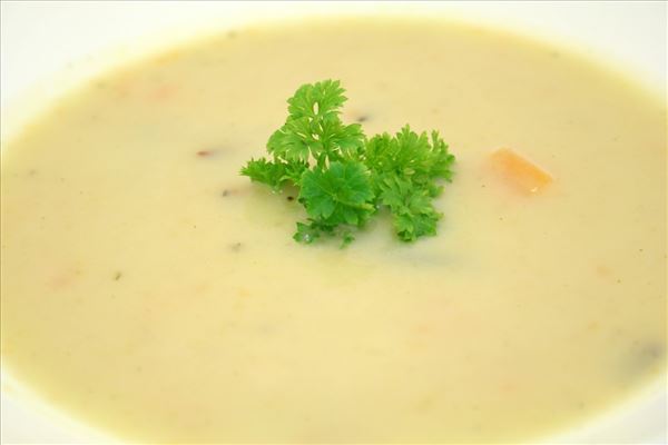 Gemüsesuppe mit Rosmarin und Ingwer