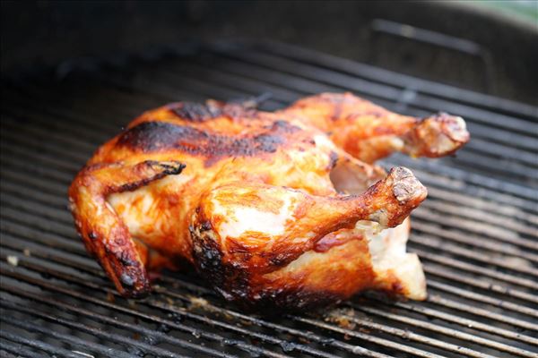 Barbecue-Hähnchen mit Gemüse