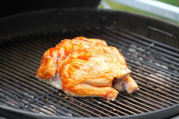 Barbecue-Hähnchen mit Gemüse