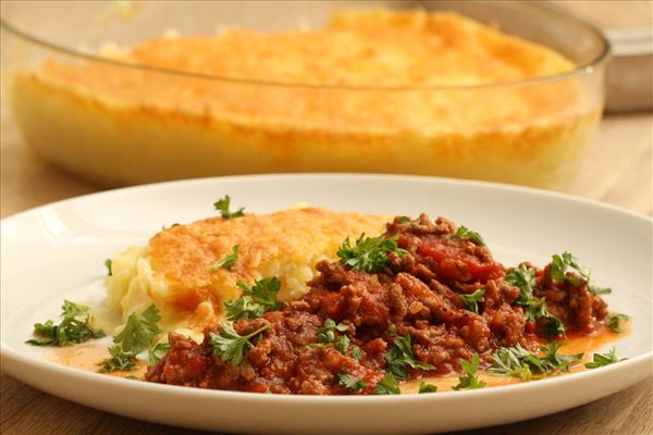 Gratiniertes Kartoffelpüree mit Fleischsauce