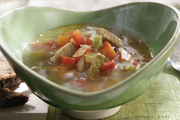 Wokgeschnetzeltes in Currybouillon mit Gemüse 