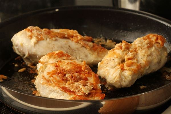 Parmesanhähnchen mit frischer Pasta