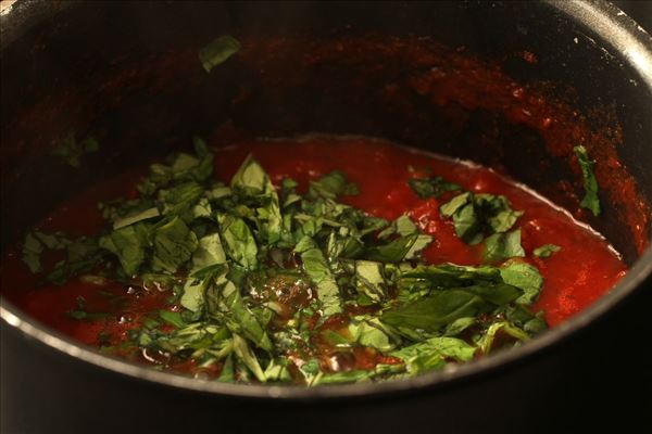 Gefülltes Hähnchen mit Tomatenkompott