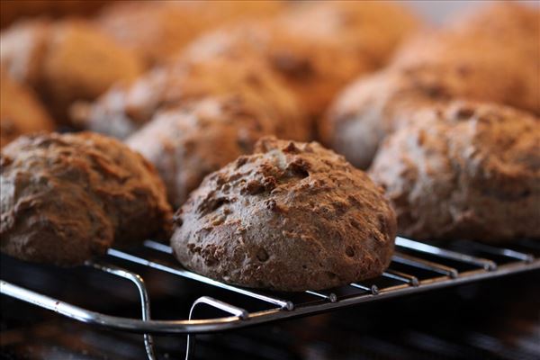 Roggenschrotbrötchen (lange Teiggehzeit)