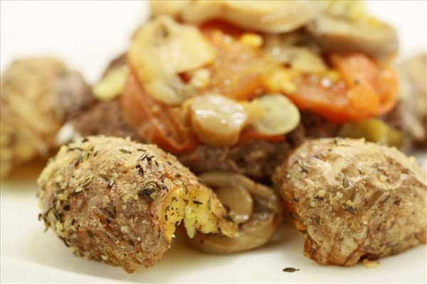 Folien-Steak mit Ofenkartoffeln