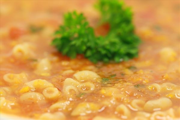 Sättigende Tomatensuppe mit Pasta