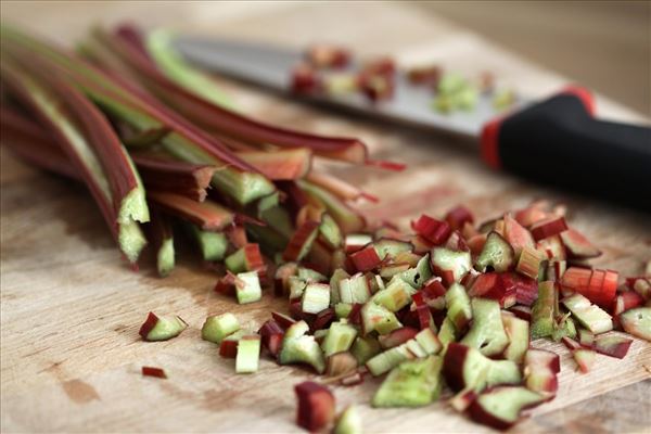 Selbstgemachte Erdbeer-Rhabarber-Marmelade