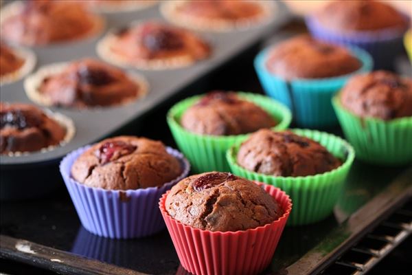 Kirschmuffins mit Rum und Kakao