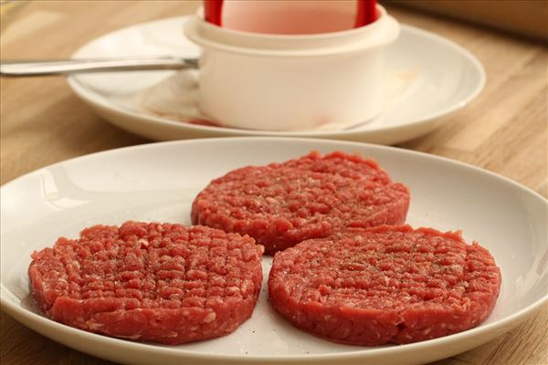 Burger mit Käse und Zwiebel