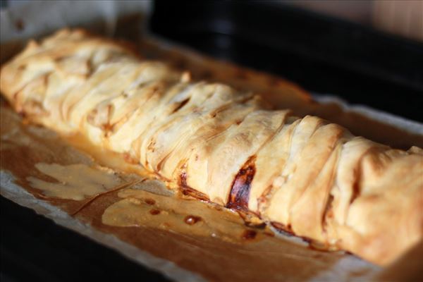 Schinkenstange mit pikantem Frischkäse und Champignons