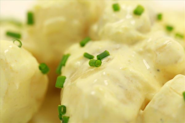 Kalter Kartoffelsalat mit Curry und Senf