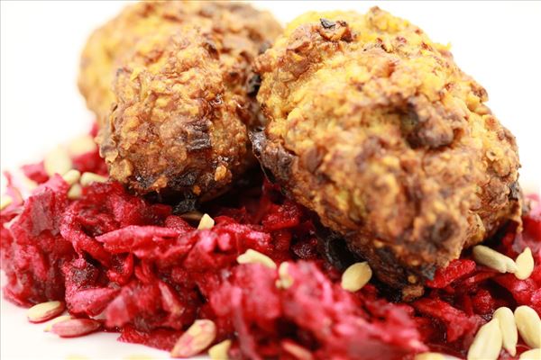 Frikadellen mit Rote-Bete-Salat