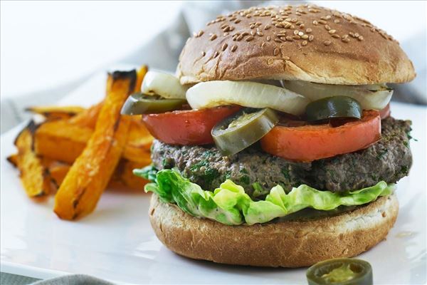 Rindfleischburger mit Kürbisfritten