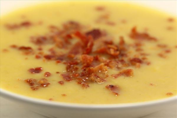 Kartoffelsuppe mit Baconbröseln