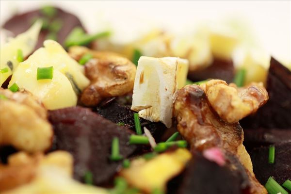 Salat mit gebackener Rote Bete und Blauschimmelkäse